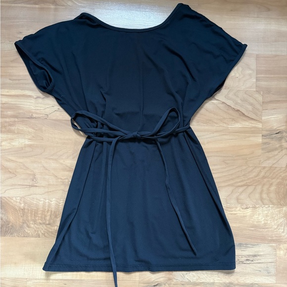 Multi-Wear Tie Tee: Lululemon - Picture 14 of 14